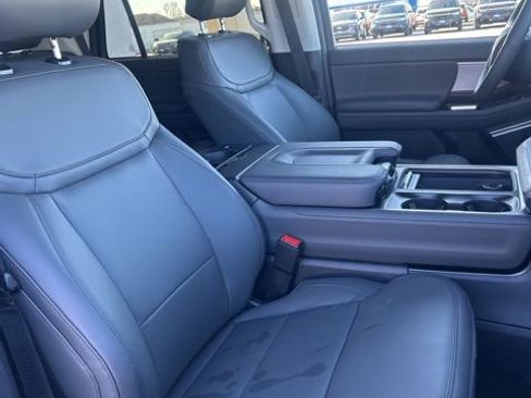 New 2026 Ford Expedition Active image 7