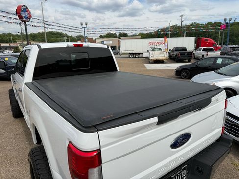 Used 2017 Ford F250 Lariat w/ Lariat Ultimate Package AWD/4WD image 8
