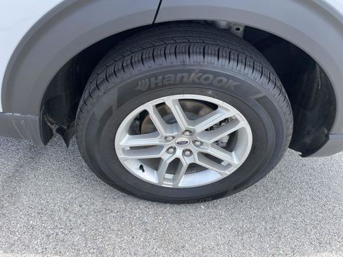 Used 2013 Ford Taurus SEL FWD image 35