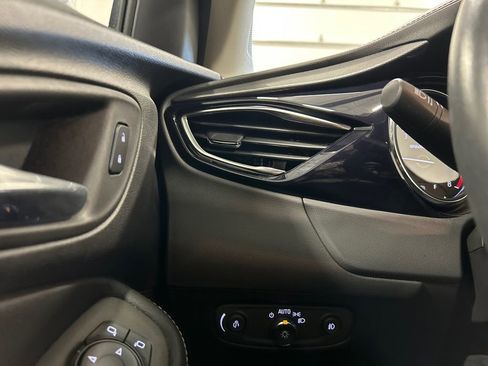 Used 2022 Buick Encore GX Preferred image 17