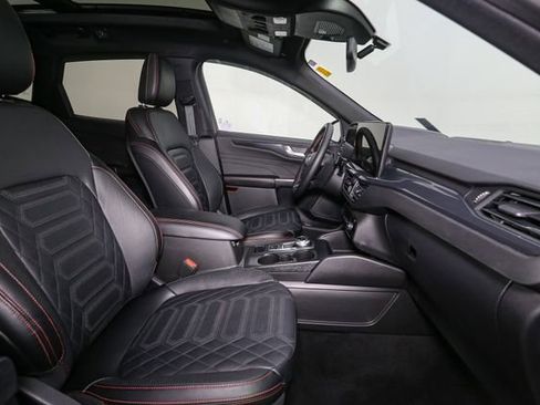 Used 2024 Ford Escape ST-Line Elite w/ Premium Technology Package AWD/4WD image 17