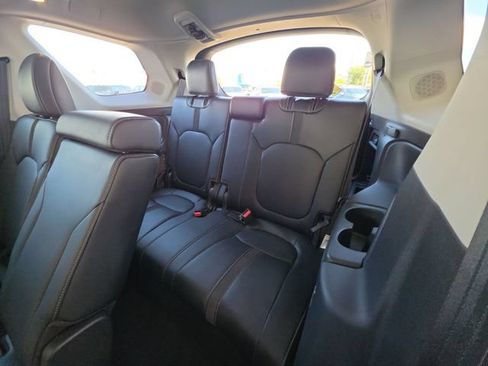 Used 2025 Honda Pilot Touring image 29