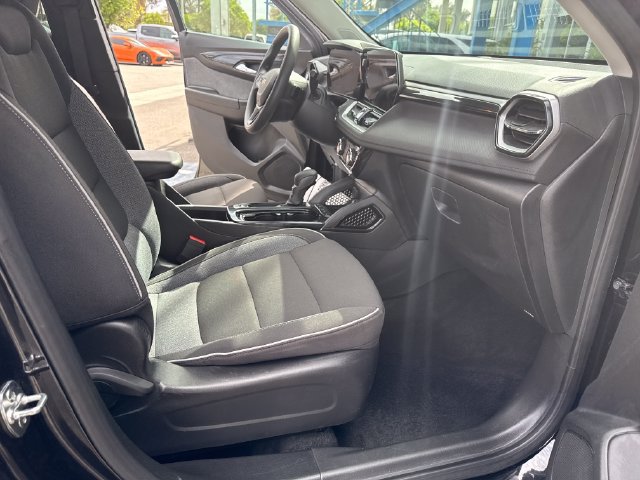 Certified 2025 Chevrolet TrailBlazer LT AWD/4WD image 33