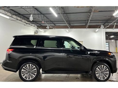 Used 2025 INFINITI QX80 Sensory AWD/4WD image 9