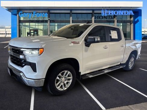Used 2025 Chevrolet Silverado 1500 LT AWD/4WD image 4