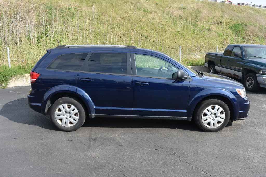 Used 2018 Dodge Journey SE w/ Connectivity Group FWD image 5