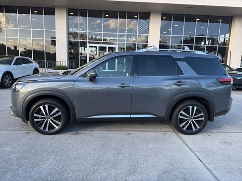 Used 2024 Nissan Pathfinder Platinum w/ Cargo Package image 3
