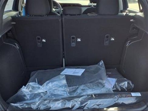 New 2025 Nissan Kicks Play S image 30