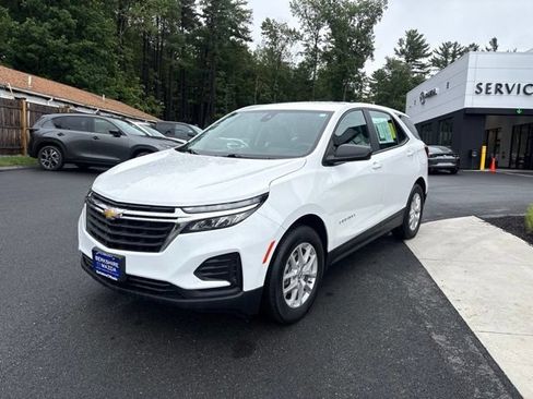 Used 2024 Chevrolet Equinox LS FWD image 3