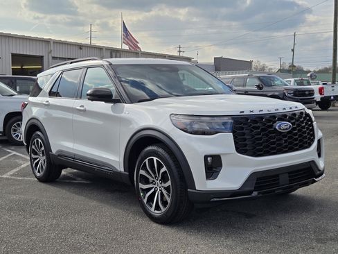 New 2026 Ford Explorer ST-Line image 4