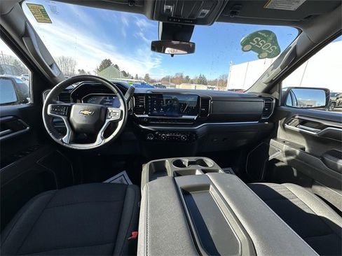 Used 2022 Chevrolet Silverado 1500 LT image 19