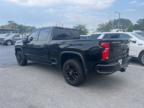 Used 2025 Chevrolet Silverado 2500 High Country w/ Midnight Edition AWD/4WD image 4