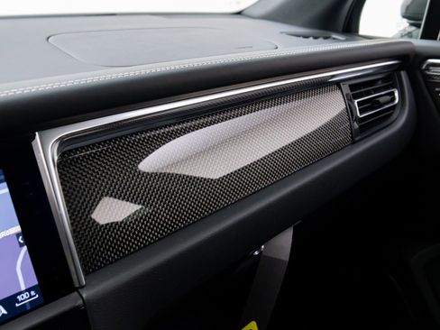 New 2026 Porsche Macan Turbo image 31