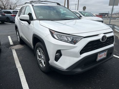 Used 2021 Toyota RAV4 XLE w/ Convenience Package image 2
