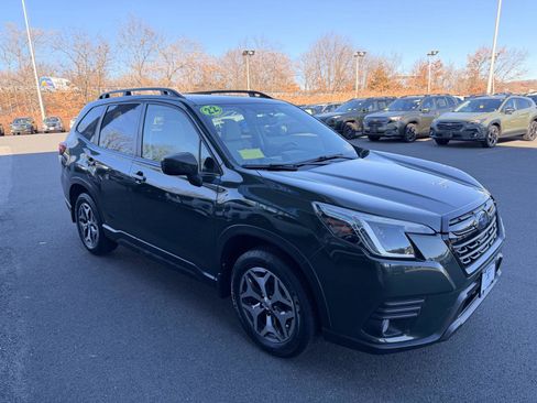 Used 2022 Subaru Forester Premium image 7