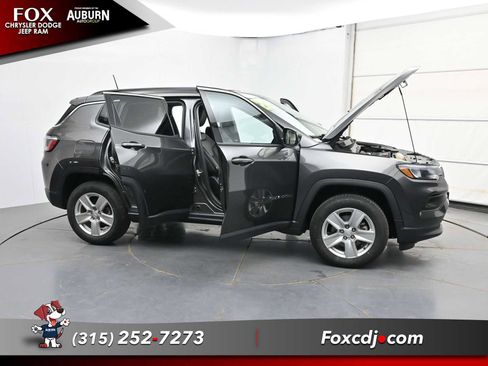 Used 2022 Jeep Compass Latitude w/ Convenience Group AWD/4WD image 40