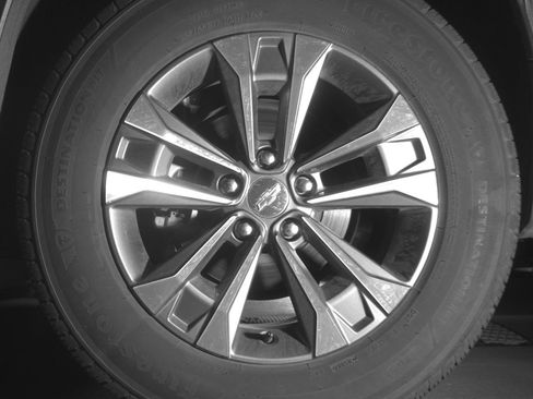 Used 2025 Chevrolet Equinox LT FWD image 11