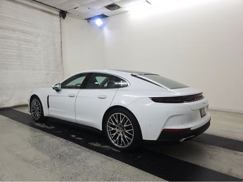 Used 2024 Porsche Panamera 4 w/ Premium Package AWD/4WD image 4