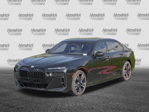 Certified 2023 BMW i7 xDrive60 w/ Executive Package 2 AWD/4WD image 5