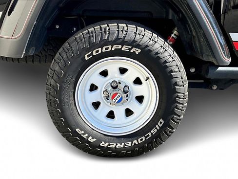 Used 2020 Jeep Gladiator Rubicon image 34