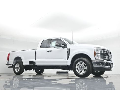 New 2026 Ford F250 XLT RWD image 3
