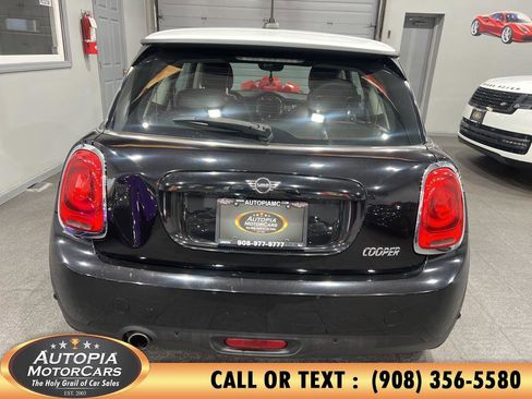 Used 2019 MINI Cooper 2-Door Hardtop w/ Storage Package image 4