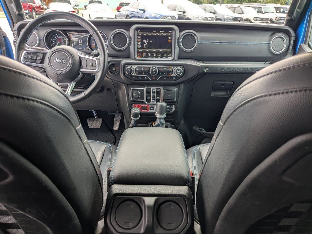 Used 2022 Jeep Wrangler Unlimited Rubicon 4xe w/ Cold Weather Group AWD/4WD image 12