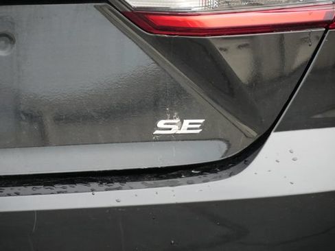 Used 2025 Toyota Camry SE FWD image 10