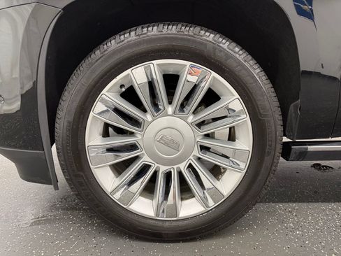 Used 2019 Cadillac Escalade Platinum AWD/4WD image 18