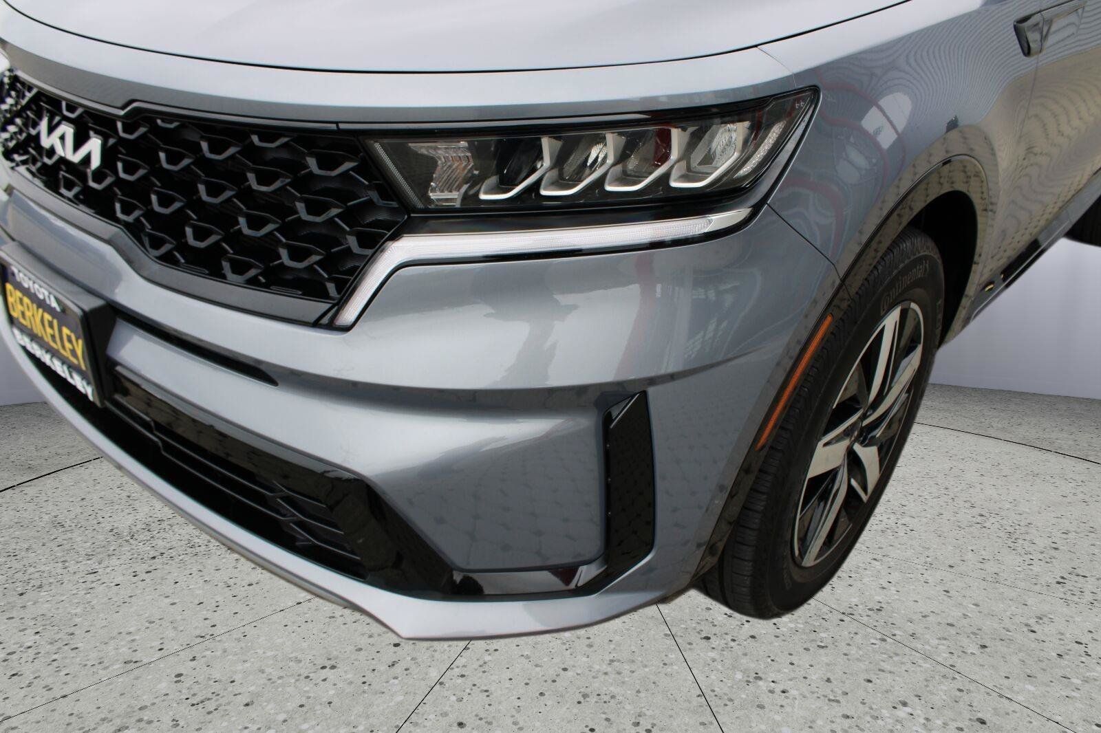Used 2023 Kia Sorento S w/ Panoramic Sunroof Package FWD image 10