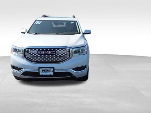 Certified 2017 GMC Acadia Denali w/ Technology Package FWD image 5