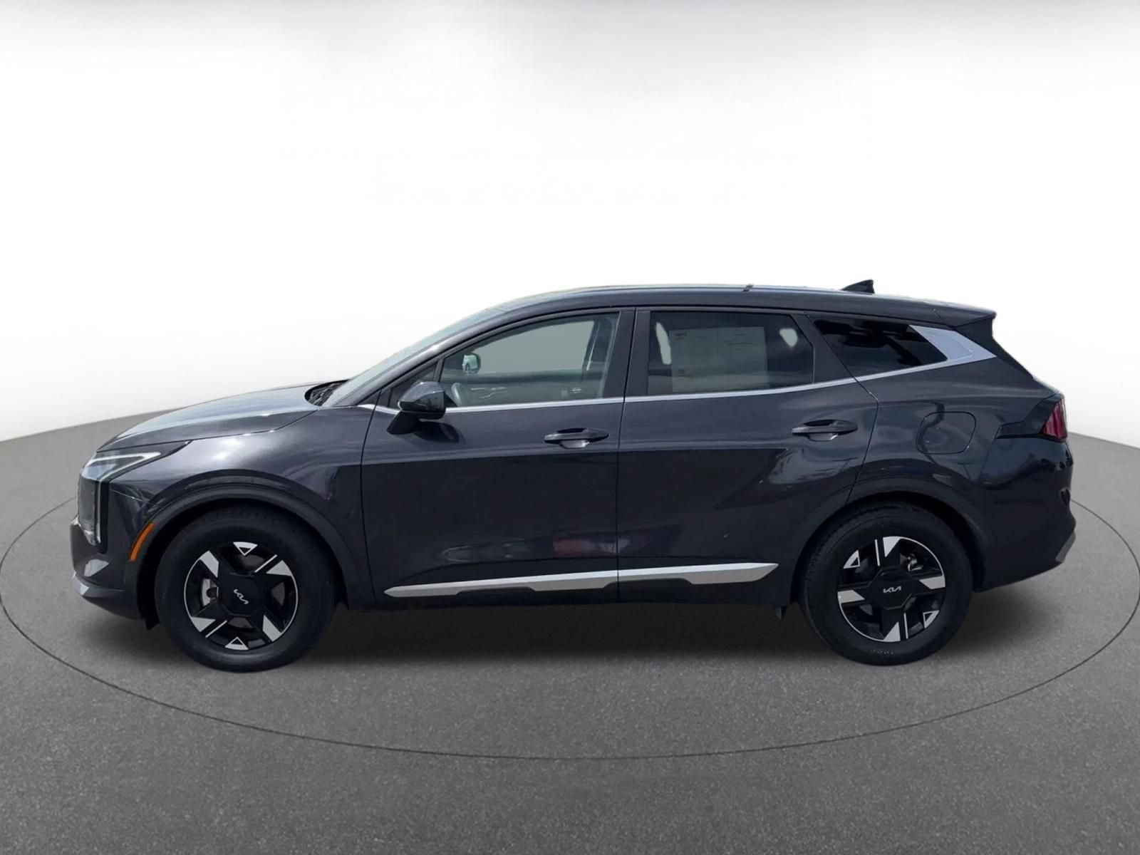 Used 2026 Kia Sportage LX FWD image 8