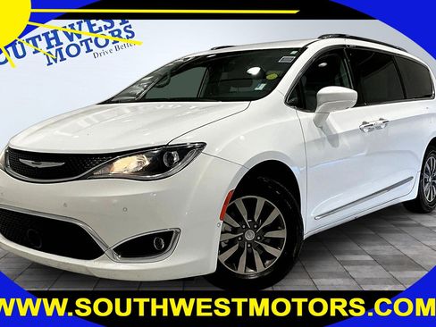 Used 2019 Chrysler Pacifica Touring-L Plus w/ Advanced Safetytec Group FWD image 1