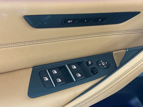 Used 2023 BMW 530e 530e w/ Premium Package image 13