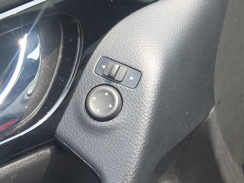 Used 2020 Nissan Rogue Sport SV AWD/4WD image 19