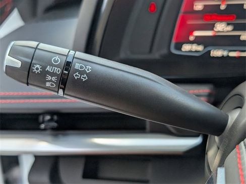 Used 2025 Chevrolet Corvette Stingray Coupe w/ 1LT image 32