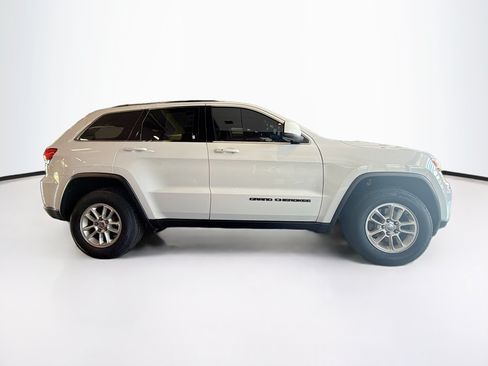 Used 2019 Jeep Grand Cherokee Laredo AWD/4WD image 10