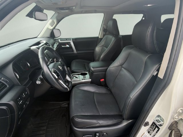 Used 2023 Toyota 4Runner Limited AWD/4WD image 17
