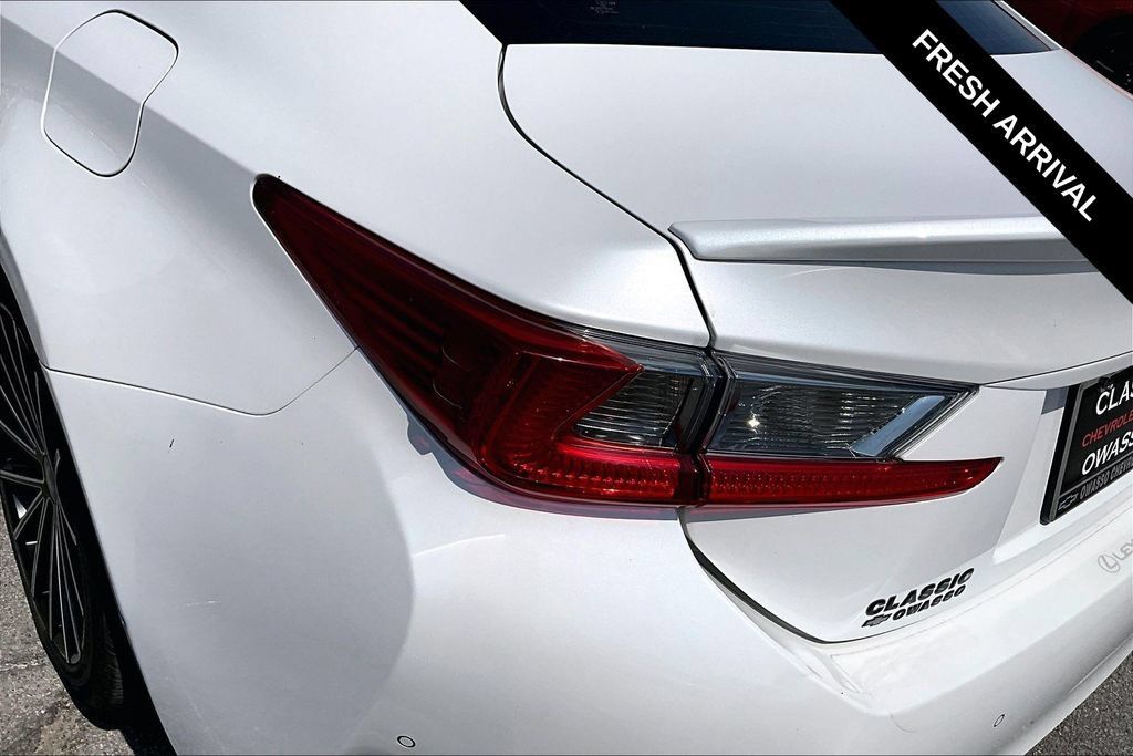 Used 2015 Lexus RC 350 w/ Luxury Package RWD image 21
