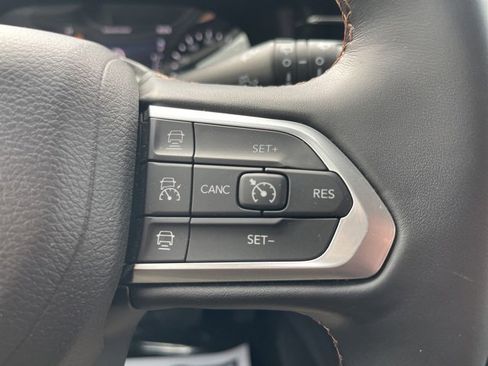 Used 2022 Jeep Compass Limited image 19