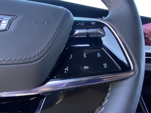 Certified 2025 Cadillac Escalade V w/ LPO, ONYX Package image 23