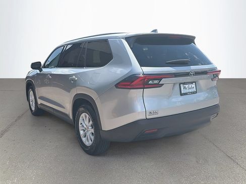 Used 2025 Toyota Grand Highlander FWD image 6