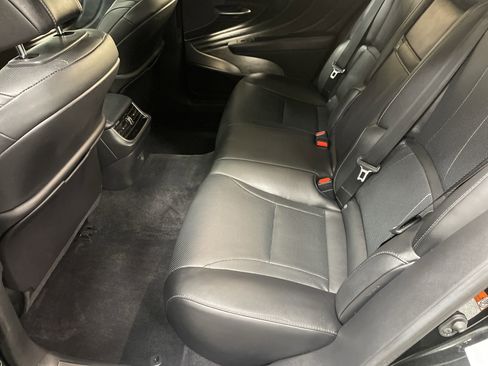 Used 2021 Lexus LS 500 image 32