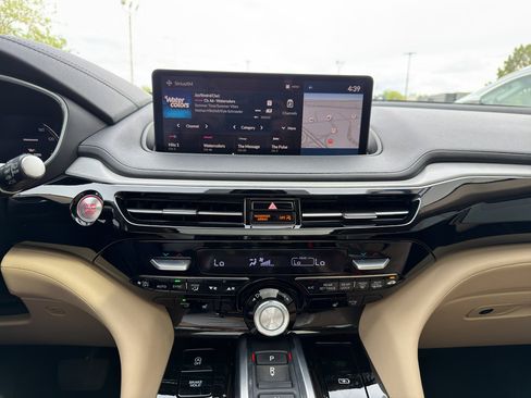 Certified 2023 Acura MDX FWD w/ Technology Package image 12