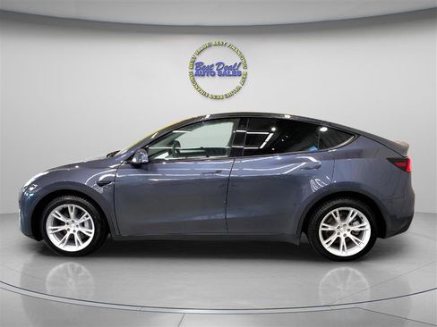 Used 2023 Tesla Model Y Long Range image 4