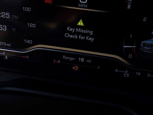 Used 2024 GMC Yukon Denali AWD/4WD image 18