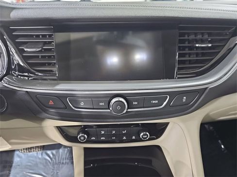 Used 2018 Buick Regal Preferred w/ Sights and Sounds Package image 18