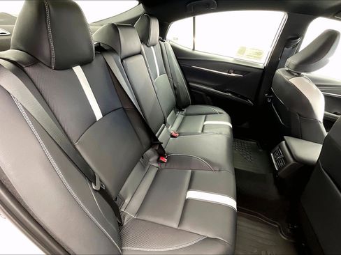 New 2026 Toyota Camry Hybrid image 10