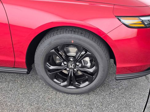 New 2025 Honda Accord SE image 9
