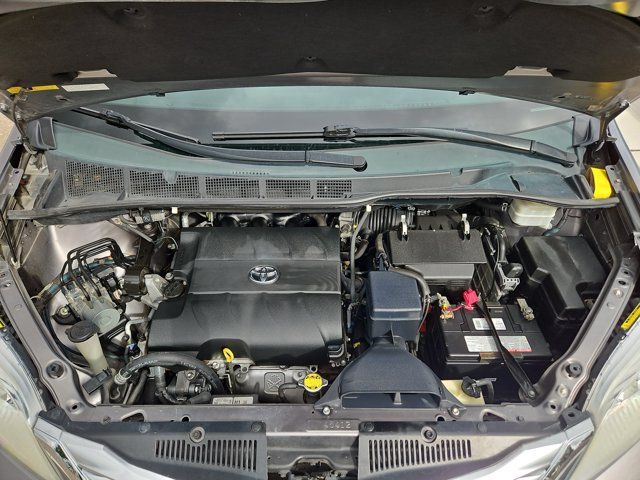 Used 2011 Toyota Sienna Limited w/ Premium Pkg AWD/4WD image 27